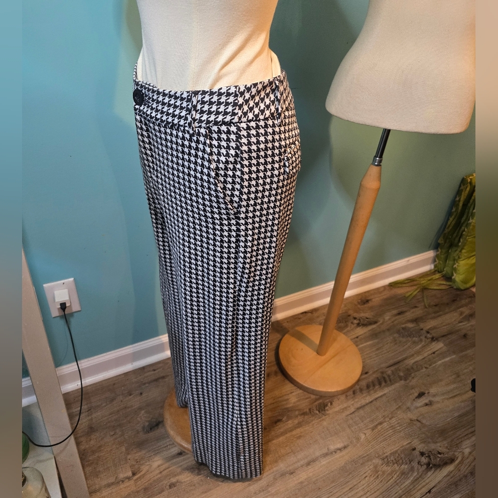 ⚡️Cabi Black and White Houndstooth Wide Leg Pants - Size 8 - Picture 4 of 7